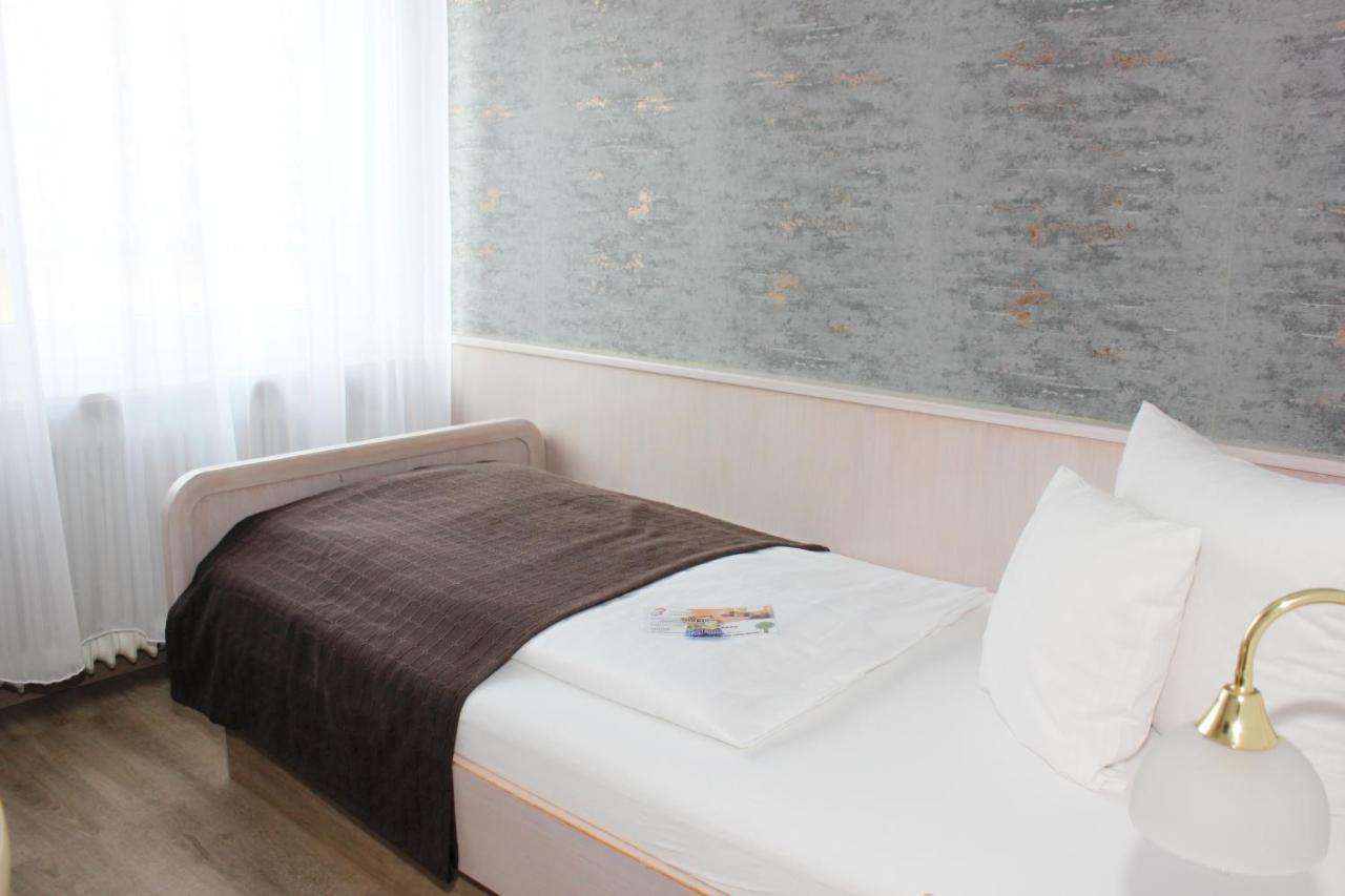 Landhotel Zum Boehm Рот Экстерьер фото