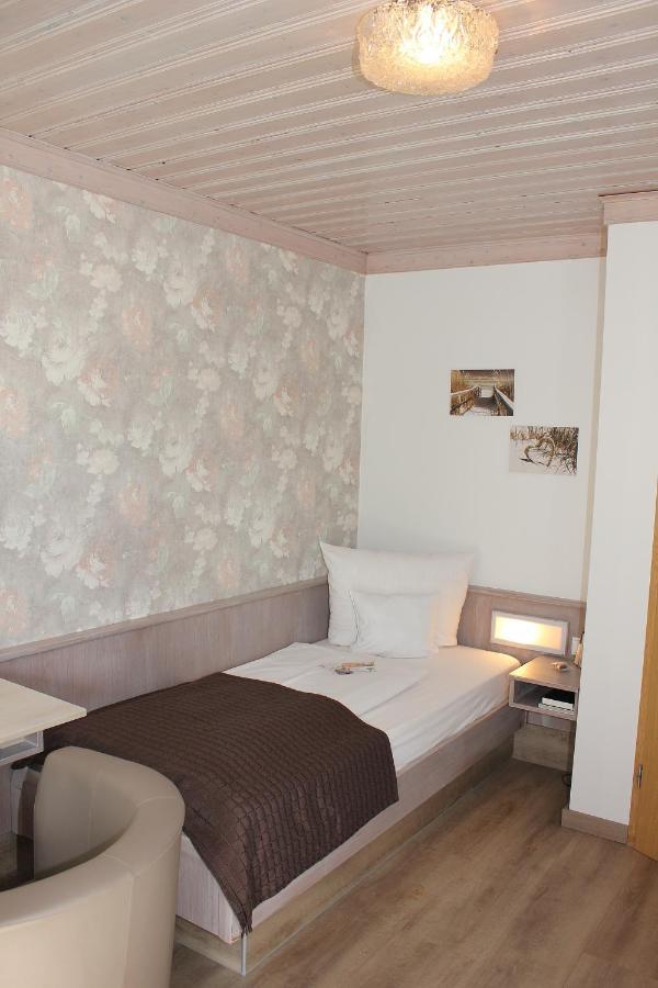 Landhotel Zum Boehm Рот Экстерьер фото