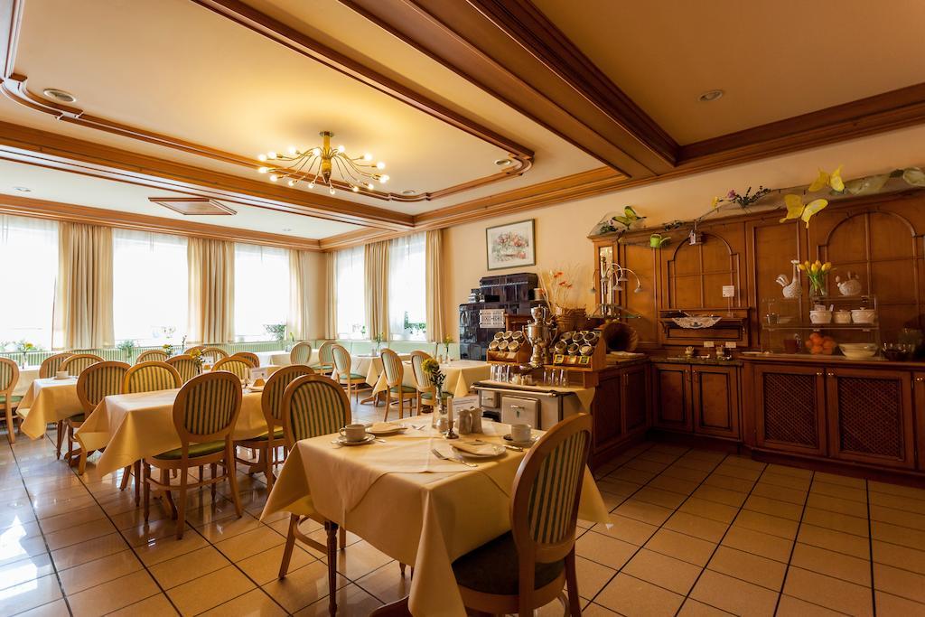 Landhotel Zum Boehm Рот Экстерьер фото